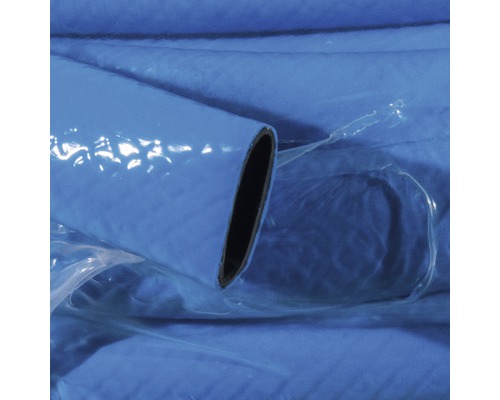 Furtun albastru de apă din plastic