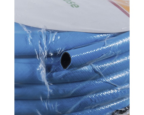 Furtun flexibil de apă rulat în pachet