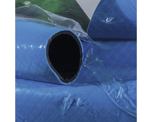 Detaliu furtun PVC albastru