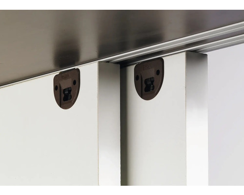 Imagine detaliată cu feroneria ușii glisante