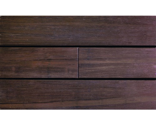 Trei panouri din lemn închis la culoare