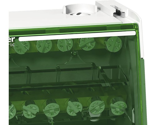 Prim-plan cu o cutie de siguranțe cu mai multe siguranțe.