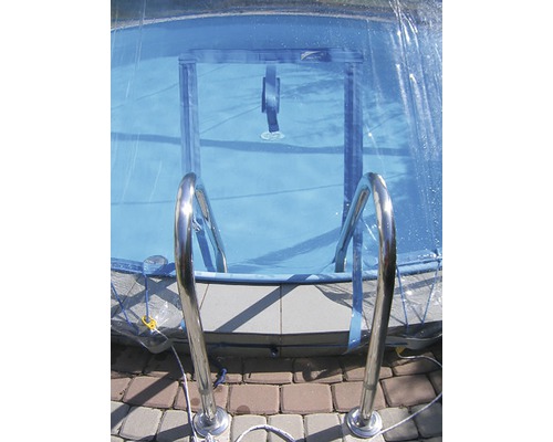 Piscină cu scară de piscină și acoperiș de piscină