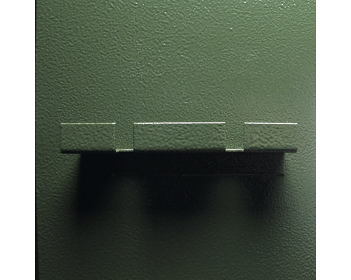 Imagine detaliată a unei uși metalice cu mecanism de blocare