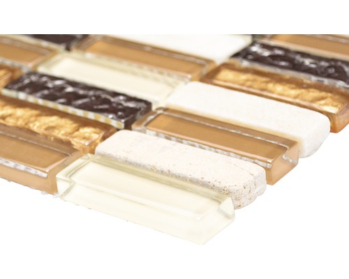 Placă de mozaic cu piese dreptunghiulare în diferite nuanțe de maro și bej.