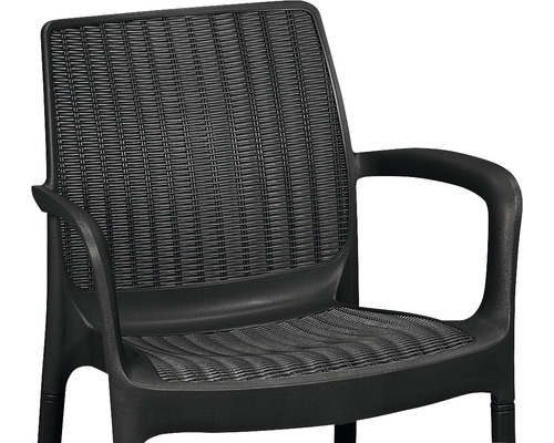 Scaun negru din plastic cu aspect împletit pentru grădină sau terasă