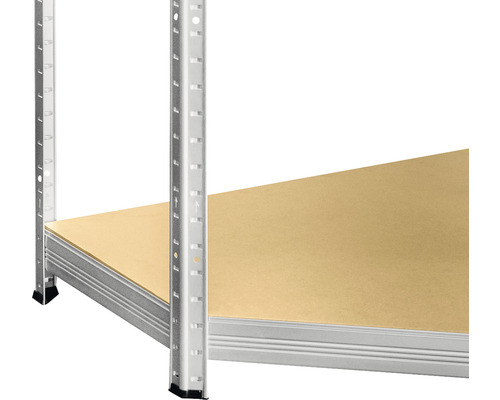 Prim-plan al unui raft cu cadru metalic și rafturi din lemn