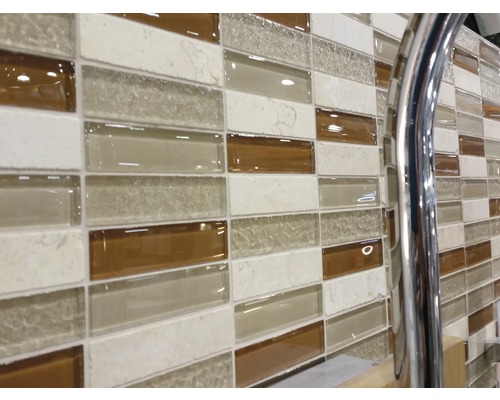 Plăci de mozaic cu aspect de sticlă și piatră