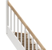 Scară cu balustradă albă și mână curentă din lemn