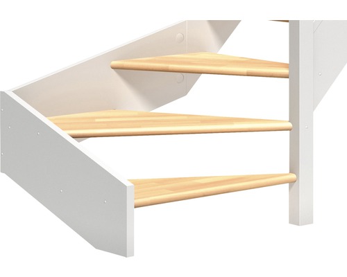 Prim-plan cu o scară de economisire a spațiului cu trepte din lemn și balustradă albă.