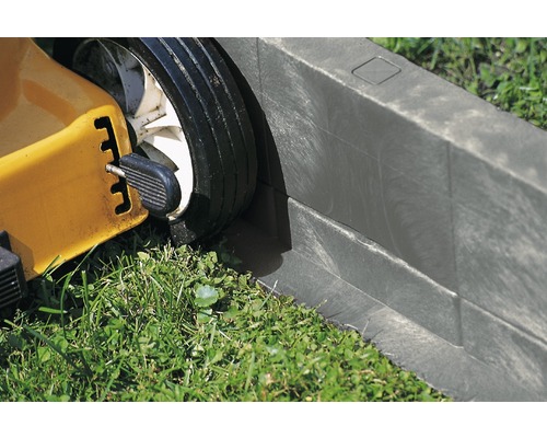 Bordură de gazon din plastic cu mașină de tuns iarba