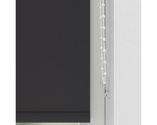 Vedere spre o rolă neagră cu lanț de operare