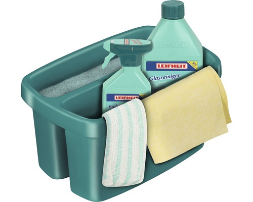 Detergent și lavete în găleată