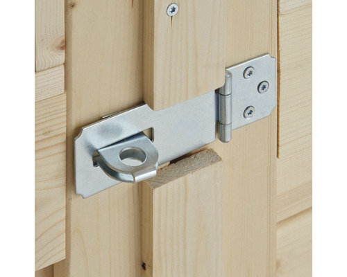 Broască metalică atașată la ușa din lemn