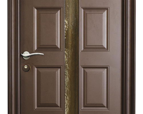 Ușă de intrare maro cu mâner și încuietoare