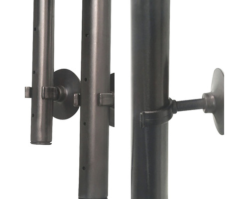 Vizualizare detaliată a unui suport pentru o conductă de scurgere