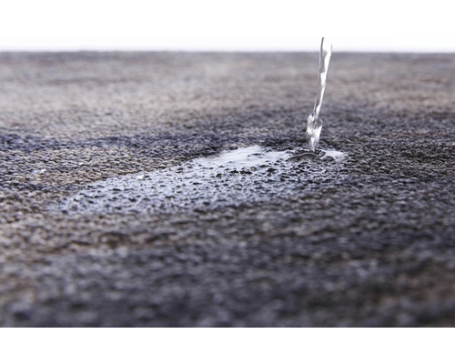 Apa se prelinge de pe o suprafață hidrofugă