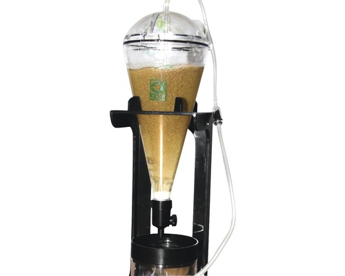 Incubator pentru icre de pește pe suport negru