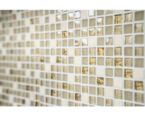 Prim-plan cu plăci de mozaic pătrate