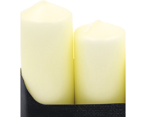 Două lumânări tip stâlp în suport