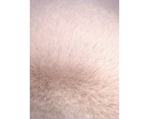 Prim-plan cu blană artificială