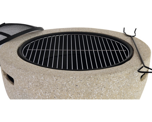 Focar din piatră cu grătar și vătrai