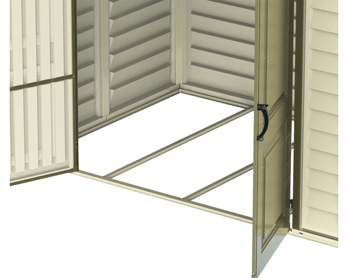 Ușă deschisă a unei căsuțe de grădină cu cadru metalic