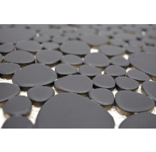 Prim-plan cu plăci de mozaic cu aspect de pietricele