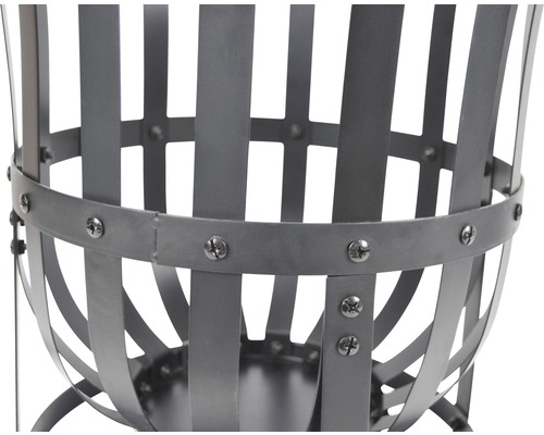 Imagine detaliată cu un coș de foc metalic gri, cu șuruburi