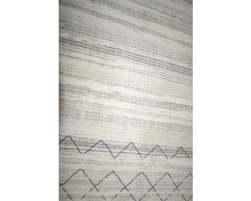 Covor cu model geometric și dungi