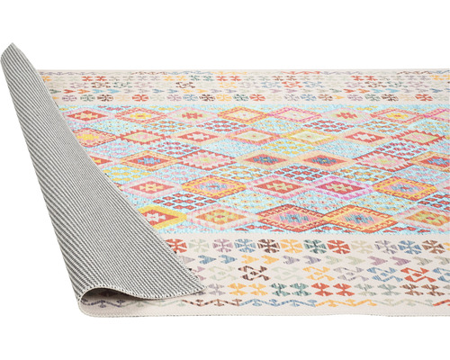 Covor cu model cu forme geometrice