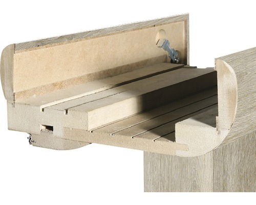 Secțiune printr-o ușă cu structură de lemn