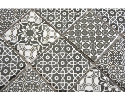 Plăci de mozaic cu diverse ornamente