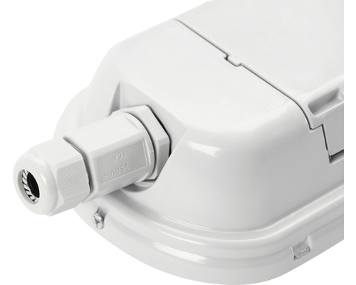 Prim-plan cu conexiunea albă a lămpii pentru spații umede