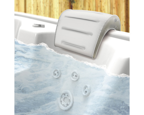 Pernă gonflabilă pentru gât pe un jacuzzi
