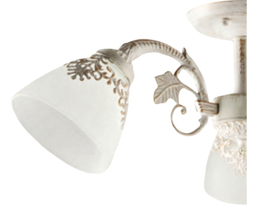 Lumină de plafon cu elemente florale și abajururi din sticlă