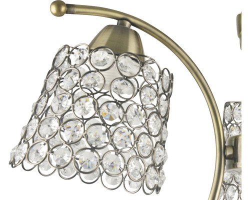 Prim-plan cu o plafonieră cu decorațiuni din cristal