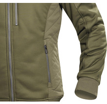 Prim-plan cu o jachetă fleece verde măsliniu cu buzunar cu fermoar