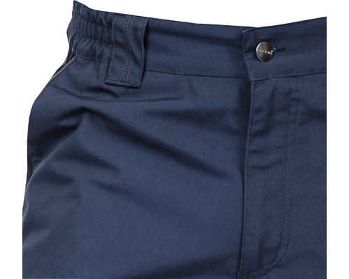 Prim-plan cu pantaloni de lucru cu închidere cu nasturi și bandă elastică în talie.