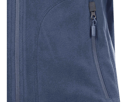 Prim-plan cu jachetă polar cu fermoar și buzunare