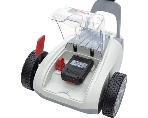 Scarificator cu acumulator cu compartimentul pentru baterie deschis și acumulatorul introdus