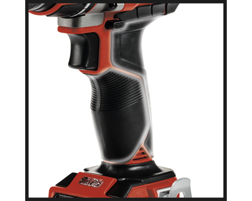 Prim-plan cu mânerul unei șurubelnițe cu acumulator