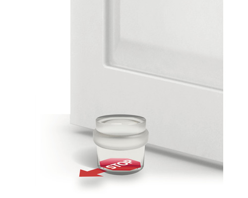 Oprirea ușii din material transparent cu semn de oprire roșu în fața unei uși