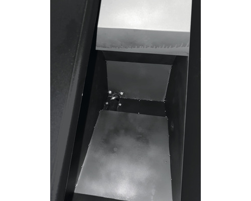 Interiorul unui buncăr de peleți