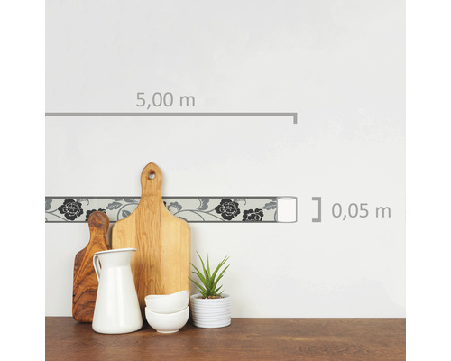 Bordură de tapet cu model floral, lungime rolă cinci metri, înălțime rolă cinci centimetri