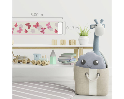 Chenar cu model fluture în camera copilului, lungime de 5,00 metri și înălțime de 0,13 metri