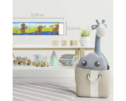 Cameră de copii cu bordură, lungime de cinci metri și lățime de 0,13 metri, cu motive cu ursuleți