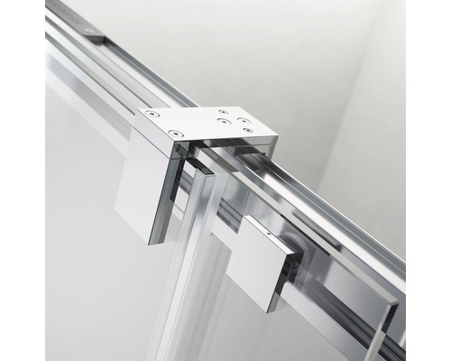 Detaliu ușă glisantă cabină de duș cu feronerie