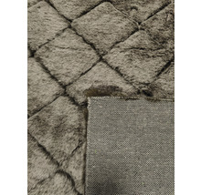 Covor gri cu model în romburi și spate textil