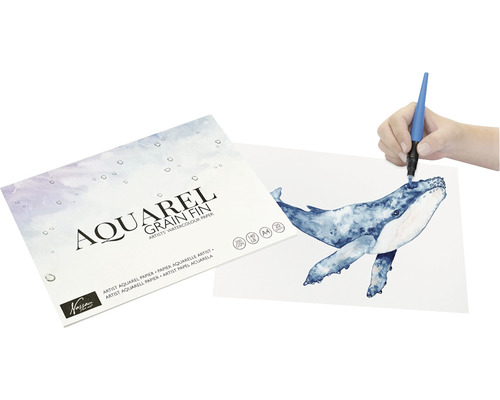 Bloc de hârtie de acuarelă cu ilustrație balenă și mână cu pensulă